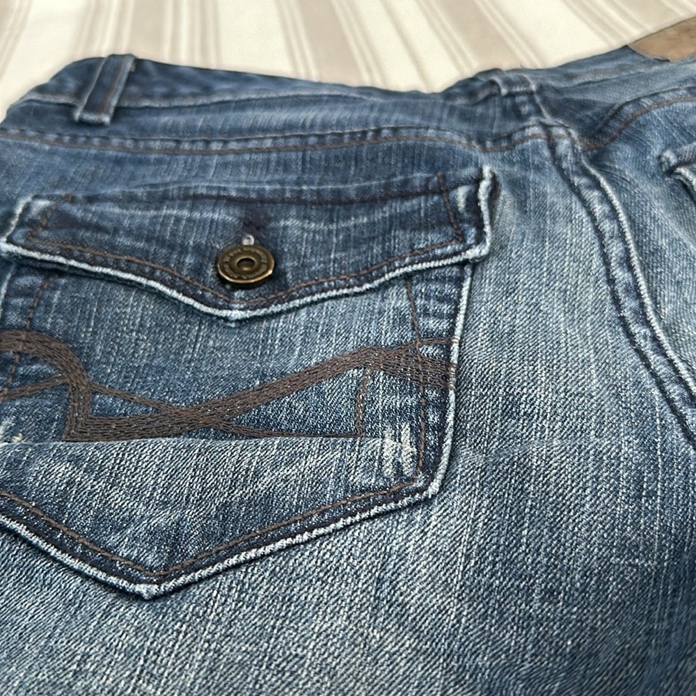 V.A.C - Picture 3 of 5